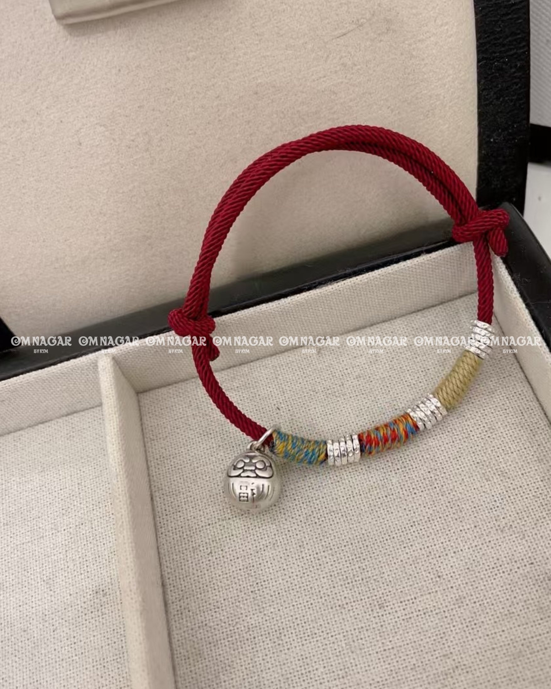 Chỉ Đỏ Ngũ Sắc Daruma Chiêu Phúc Bạc 999 – Bình An & Tài Lộc