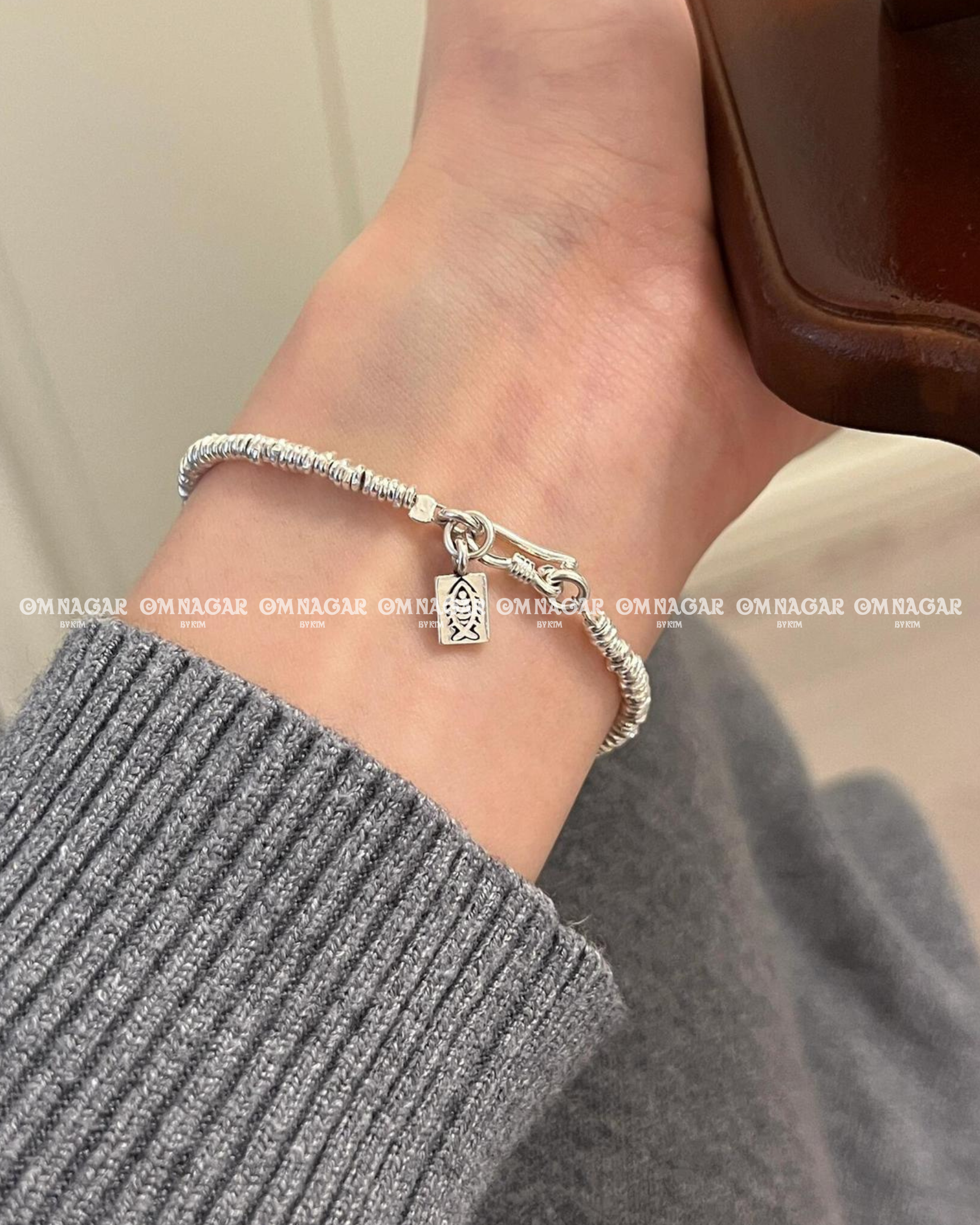 Vòng đá Mã Não Đỏ & Charm Cá Bạc 925 -  dư dả & bảo hộ