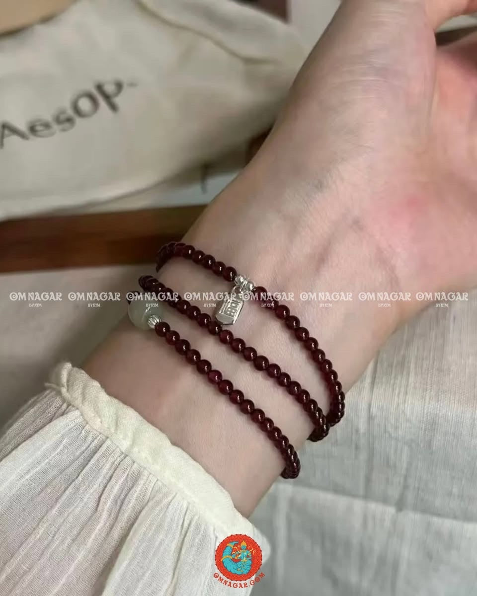 Vòng Garnet Ngọc Hồng Lựu x Hoà Điền & Charm bạc 925