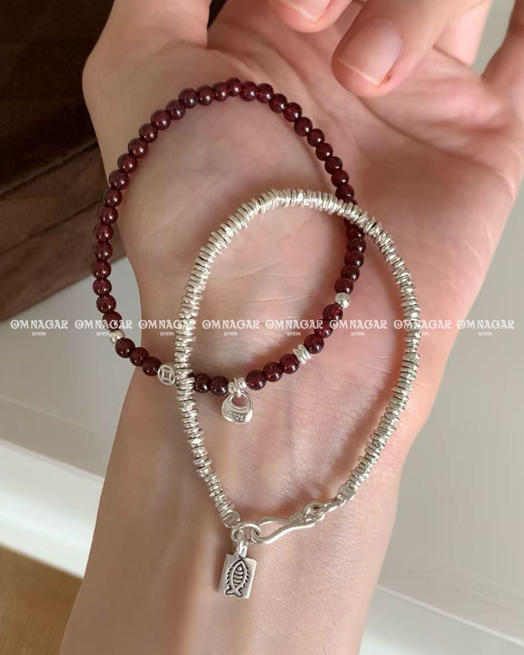 Vòng đá Garnet Hồng Lựu & Charm Kim Tiền Bạc 999 - sinh khí & bảo hộ